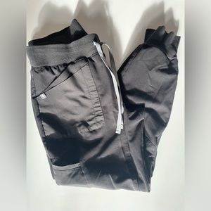 FIGS black jogger scrub pants, size med